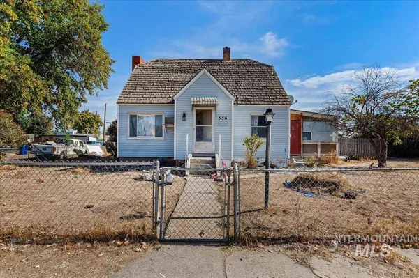 536 N 7th St, Payette, ID 83661-2452