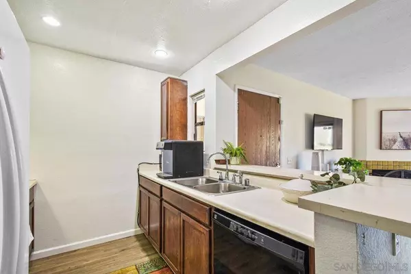 2920 Briarwood Rd #D4, Bonita, CA 91902