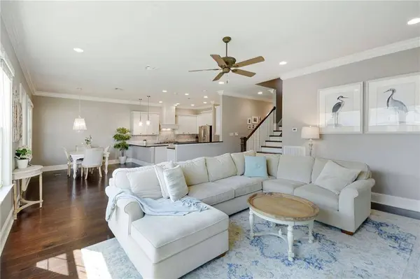 6831 VICKSBURG ST, New Orleans, LA 70124