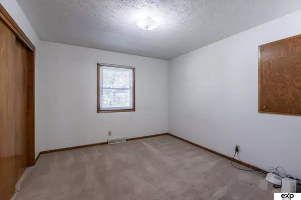 5420 Mary Street, Omaha, NE 68152