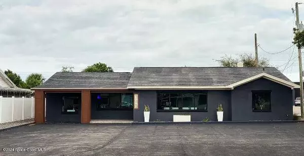 390 Poinciana DR, Melbourne, FL 32935