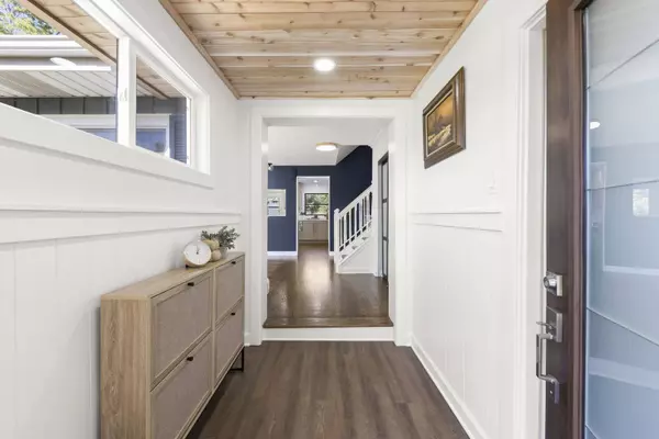 100 W Monterey AVE, Schaumburg, IL 60193