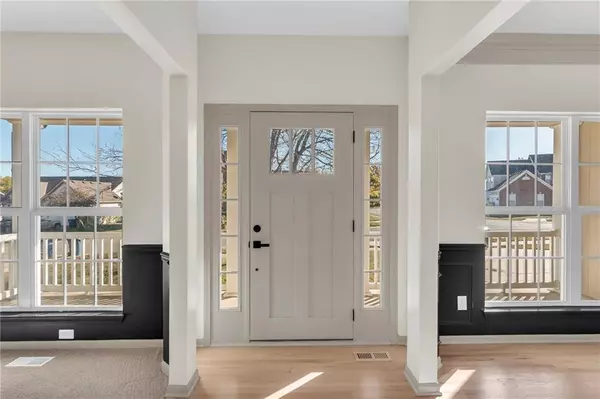 1018 Maple Woods DR, Liberty, MO 64068