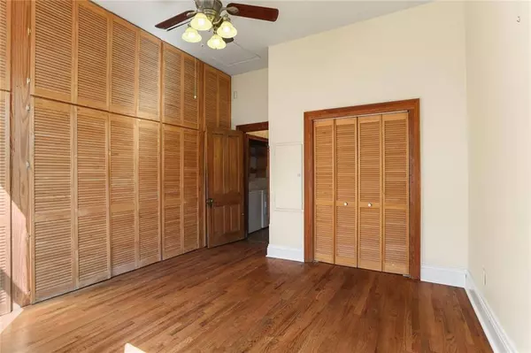 604 CONSTANTINOPLE ST, New Orleans, LA 70115