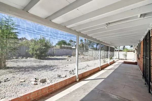 5630 S Hildreth Avenue, Tucson, AZ 85746