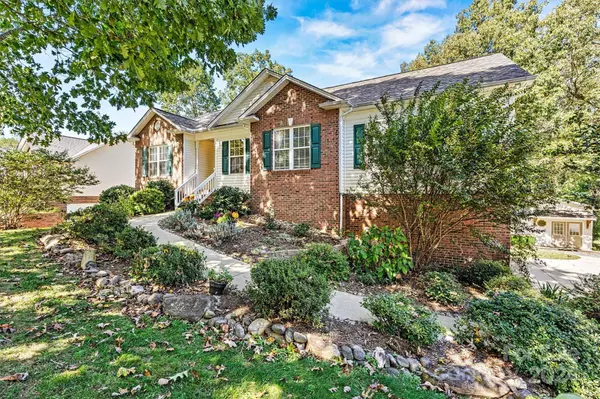 2481 23rd ST NE, Hickory, NC 28601