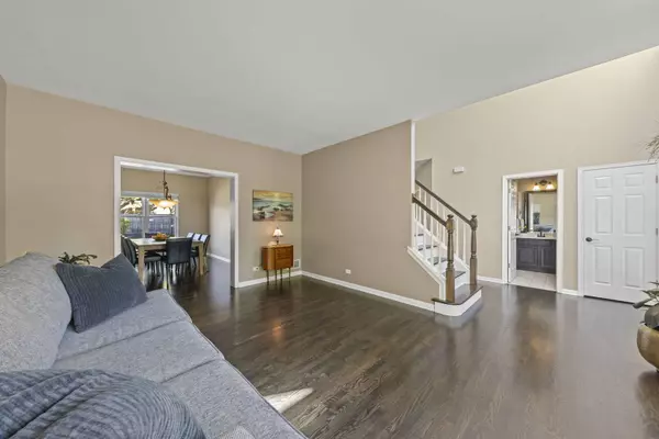 380 BRADFORD Circle, Batavia, IL 60510