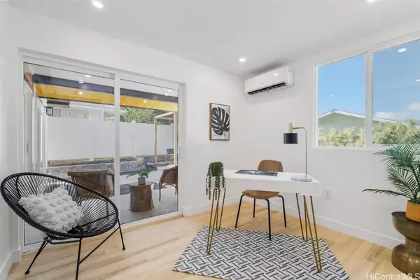 4333 Olaloa ST, Honolulu, HI 96818