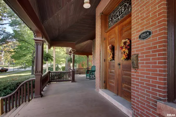 1476 HAMPSHIRE ST, Quincy, IL 62301