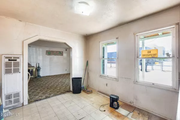 318 E HILL Drive, Avondale, AZ 85323