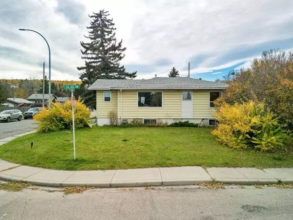 8003 36th AVE NW, Calgary, AB T3B 1V8