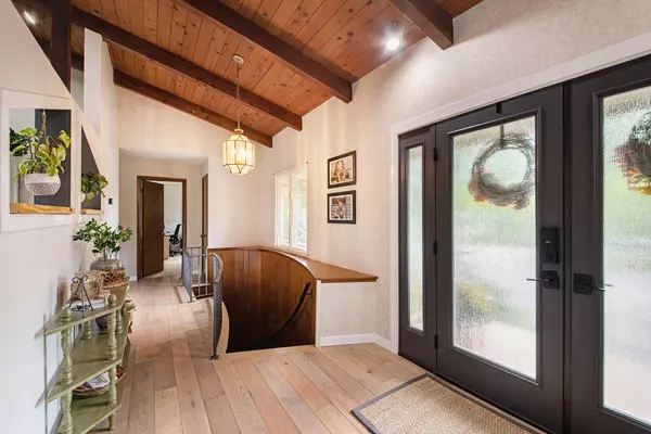 2400 Okemos SE Drive, Grand Rapids, MI 49506