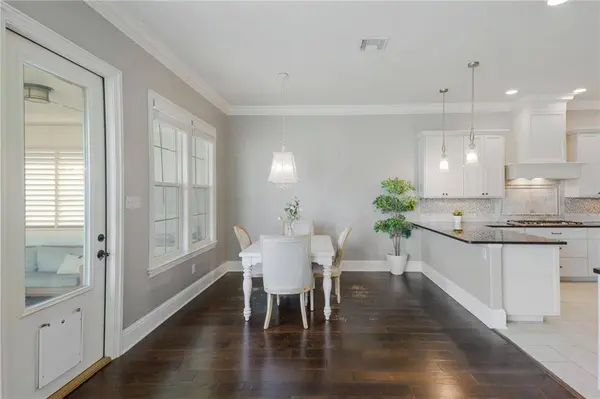 6831 VICKSBURG ST, New Orleans, LA 70124