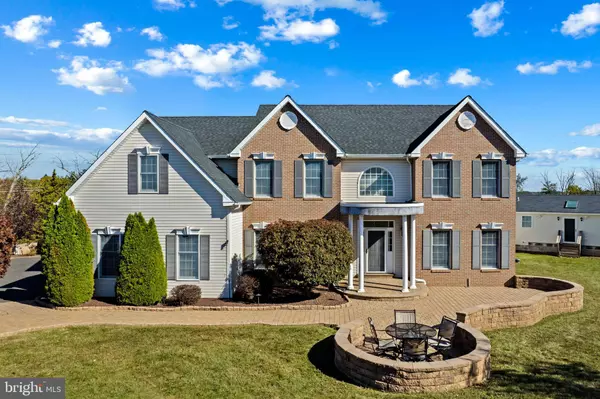 140 MEADOWLAND DR, Collegeville, PA 19426
