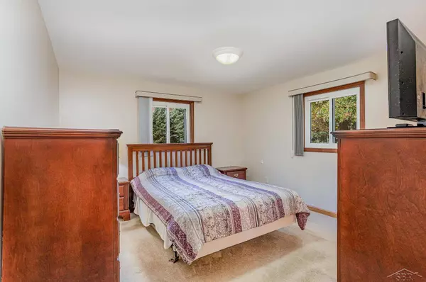 11692 Spencer Road, Saginaw, MI 48609