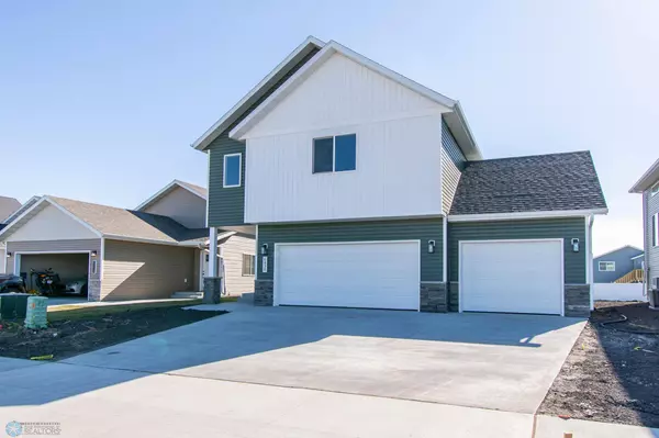 6438 82nd AVE S, Horace, ND 58047