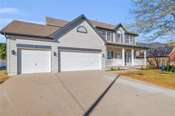 1018 Maple Woods DR, Liberty, MO 64068