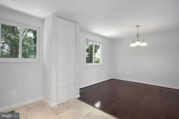 5564 CAITHNESS CT, Fairfax, VA 22032