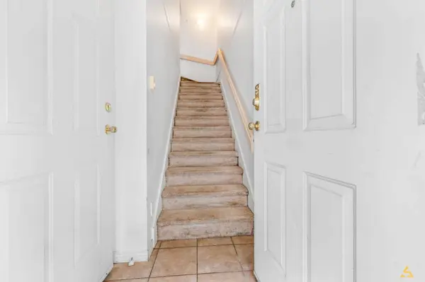 19700 56 AVE #112, Langley, BC V3A 3X6