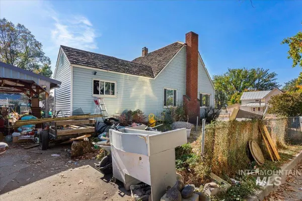 536 N 7th St, Payette, ID 83661-2452