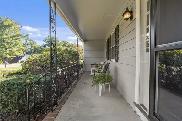 7 Rose Glen Dr, Andover, MA 01810