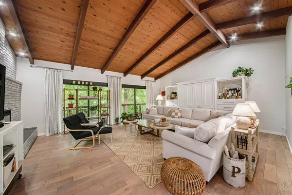 2400 Okemos SE Drive, Grand Rapids, MI 49506