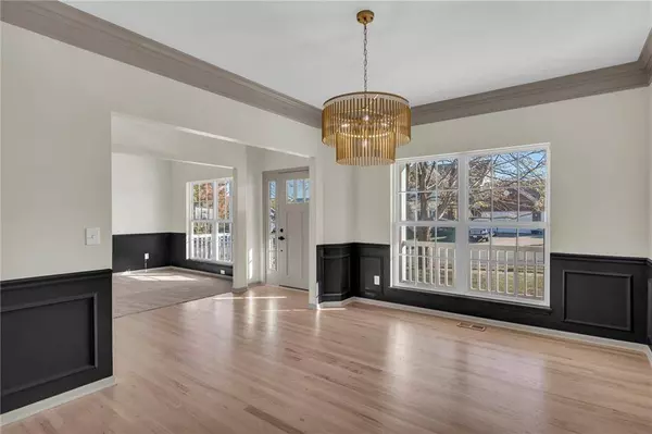 1018 Maple Woods DR, Liberty, MO 64068