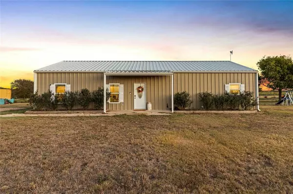 1424 Kirkland Hill RD, Axtell, TX 76624