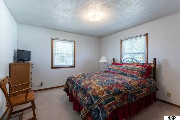 5420 Mary Street, Omaha, NE 68152