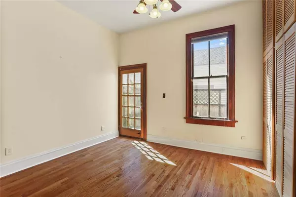 604 CONSTANTINOPLE ST, New Orleans, LA 70115