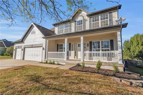 1018 Maple Woods DR, Liberty, MO 64068