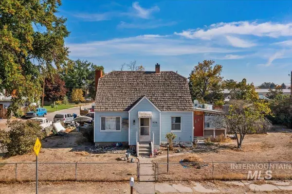 536 N 7th St, Payette, ID 83661-2452