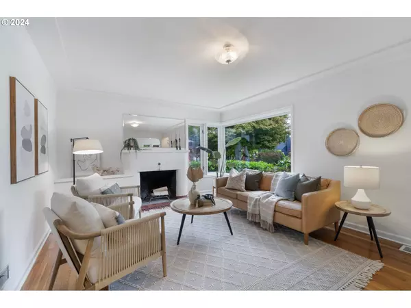 4657 NE CESAR E CHAVEZ BLVD, Portland, OR 97211