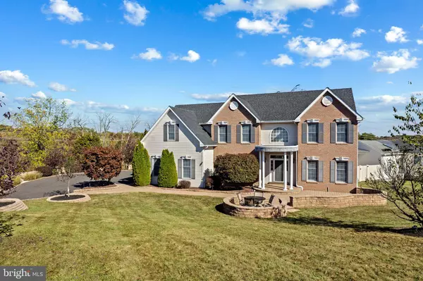 140 MEADOWLAND DR, Collegeville, PA 19426