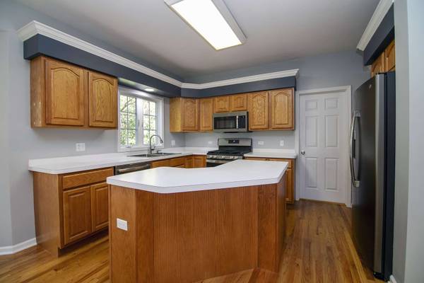 2N214 Virginia AVE, Glen Ellyn, IL 60137