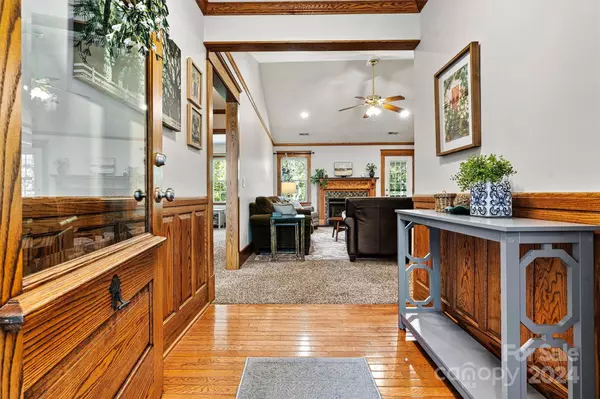 2481 23rd ST NE, Hickory, NC 28601