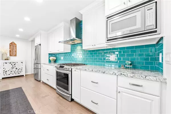 15472 Stanford LN, Huntington Beach, CA 92647