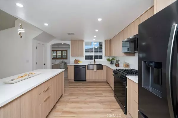 3713 Deerford ST, Lakewood, CA 90712