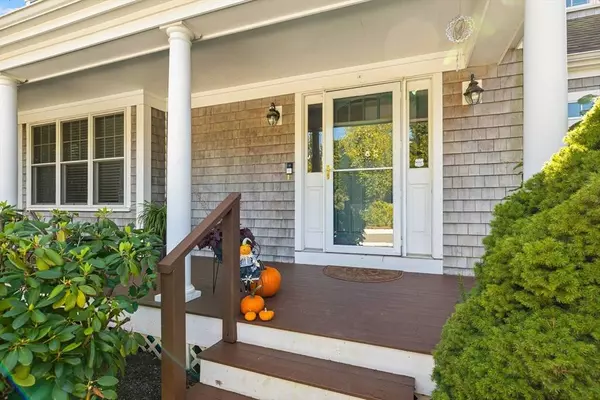 11 Mill Farm Way #11, Falmouth, MA 02536