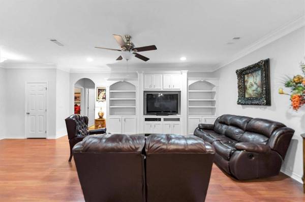 2101 Wheatstone DR, Huntsville, TX 77340