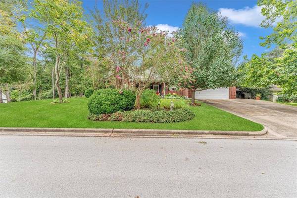 2101 Wheatstone DR, Huntsville, TX 77340