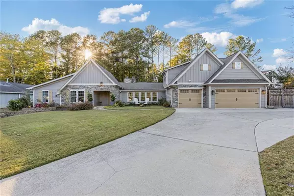 681 CREEKWOOD DR, Marietta, GA 30068