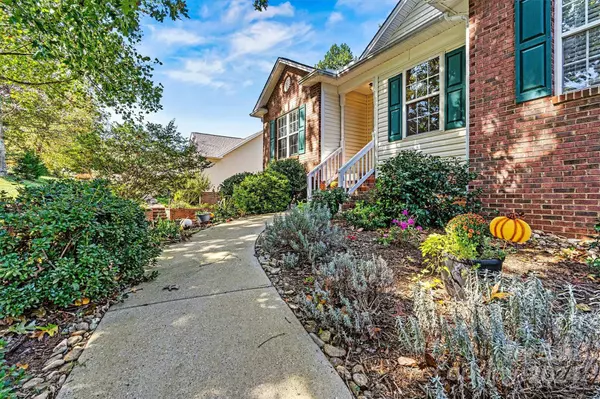 2481 23rd ST NE, Hickory, NC 28601