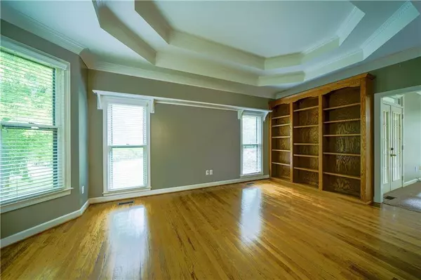 16 Sherman LN NW, Cartersville, GA 30121