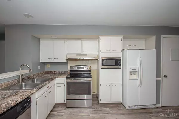 2185 Green Springs Dr, Kettering, OH 45440