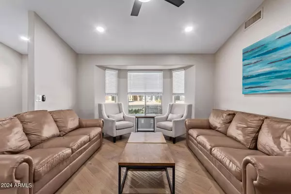 6447 E INGLEWOOD Street, Mesa, AZ 85205