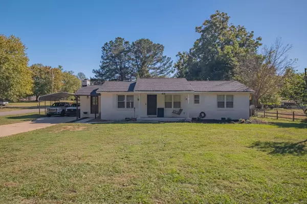 74 Simmons Cir, Fayetteville, TN 37334