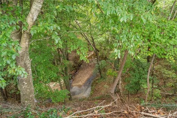 5322 Mulberry Bend CT, Flowery Branch, GA 30542