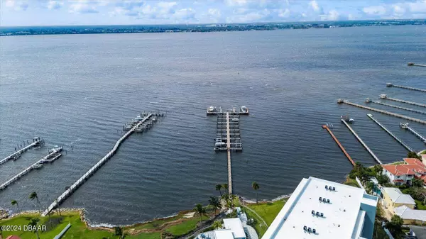 205 strand #301, Melbourne Beach, FL 32951