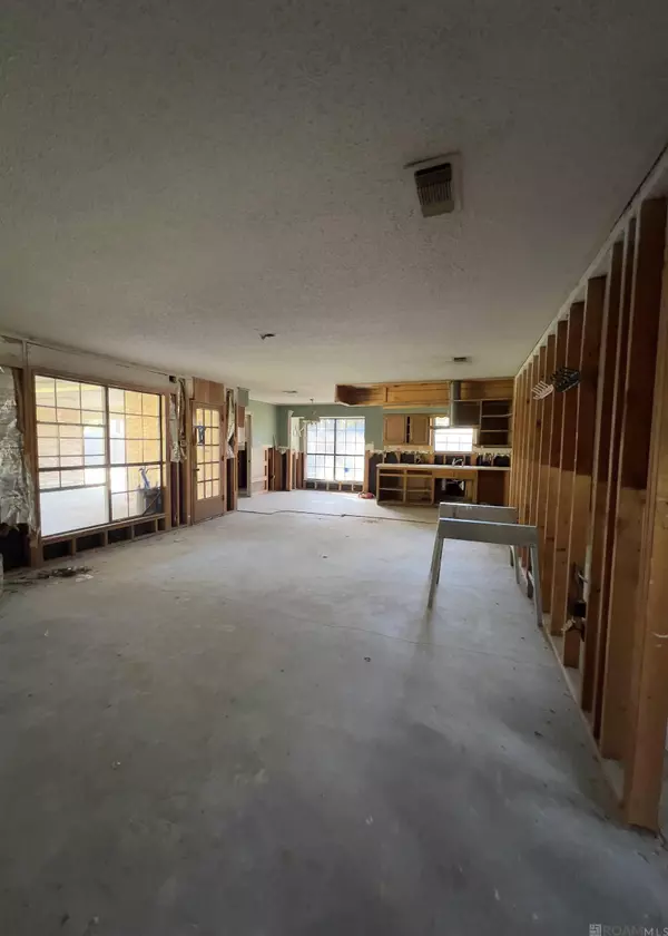 1502 STEPHEN DR, Denham Springs, LA 70726